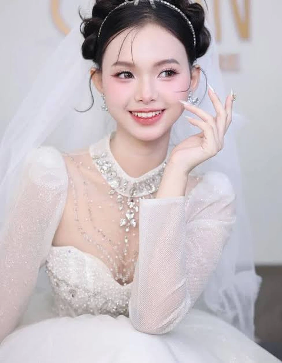 Trước ngày cưới, các chuyên gia trang điểm sẽ tư vấn cho bạn kiểu trang điểm phù hợp nhất