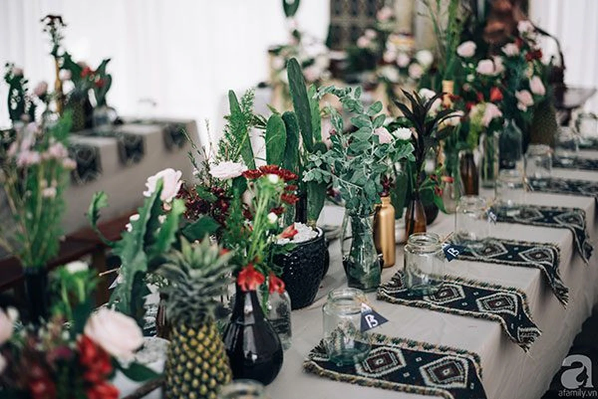 Một số loại khăn bằng thổ cẩm theo phong cách bohemian cũng là nét mới lạ mà bạn có thể bổ sung thêm cho tiệc cưới của mình
