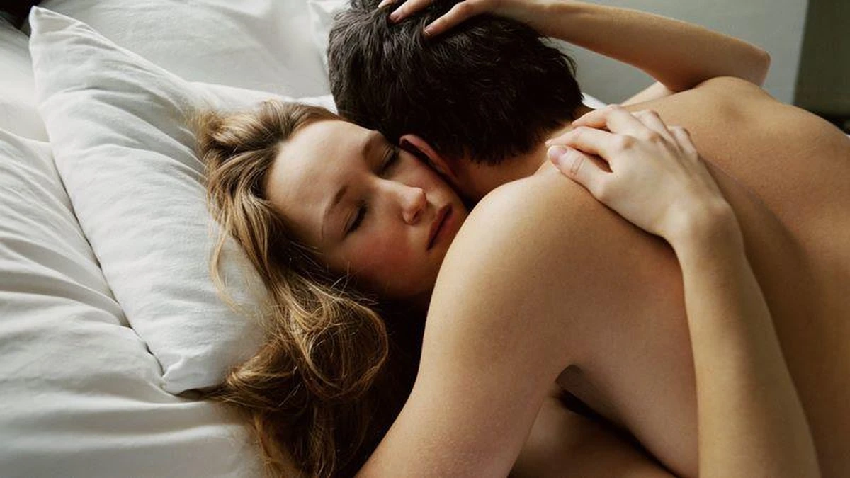 Cả 2 người đang ôm nhau