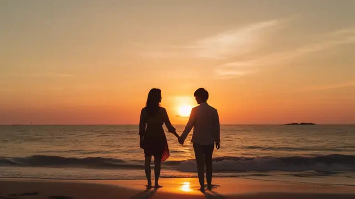 Nắm tay nhau khi hoàng hôn xuống