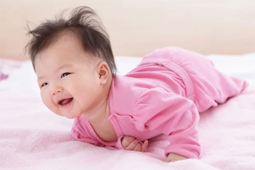 3 bài tập phát triển thể lực cho trẻ sơ sinh bố mẹ không nên bỏ qua