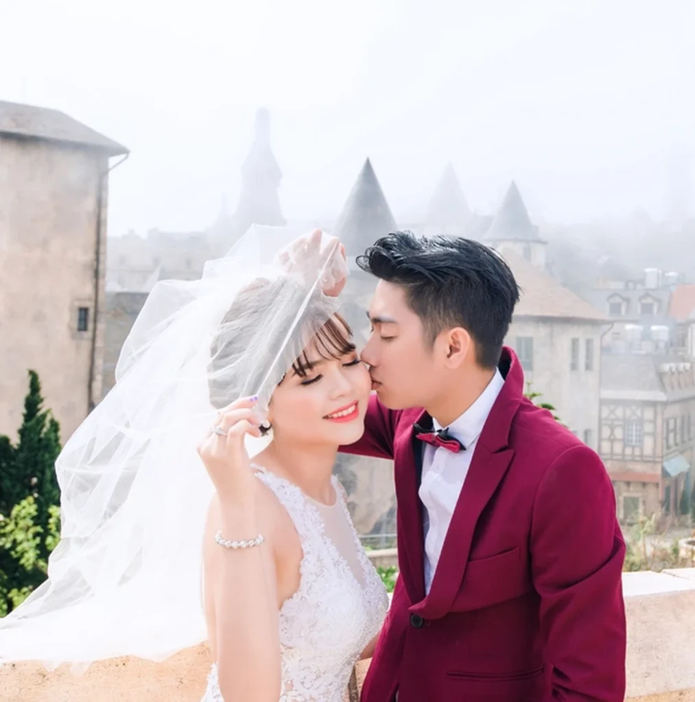 Bộ ảnh gần 100 triệu của cặp đôi đám cưới ‘khủng’ ở Sài Gòn