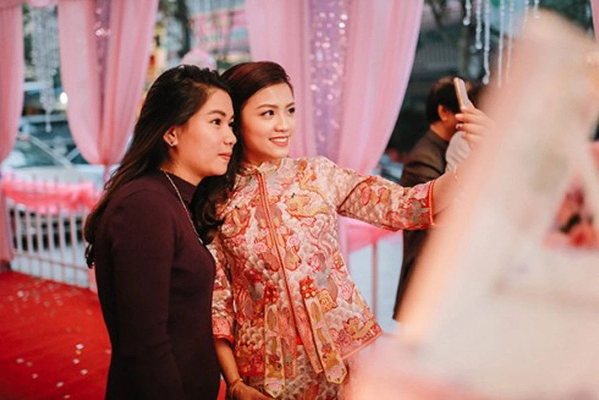 Cô dâu cùng người nhà