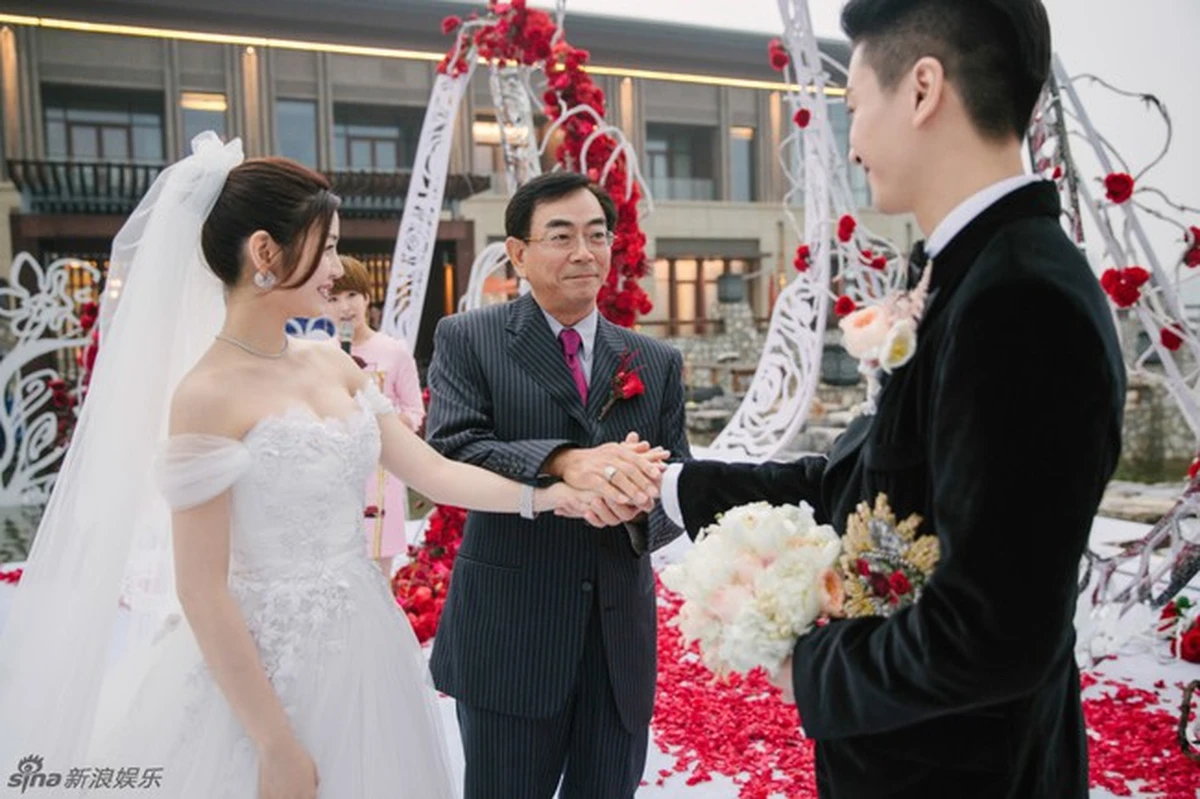 Trần Hiểu - Trần Nghiên Hy