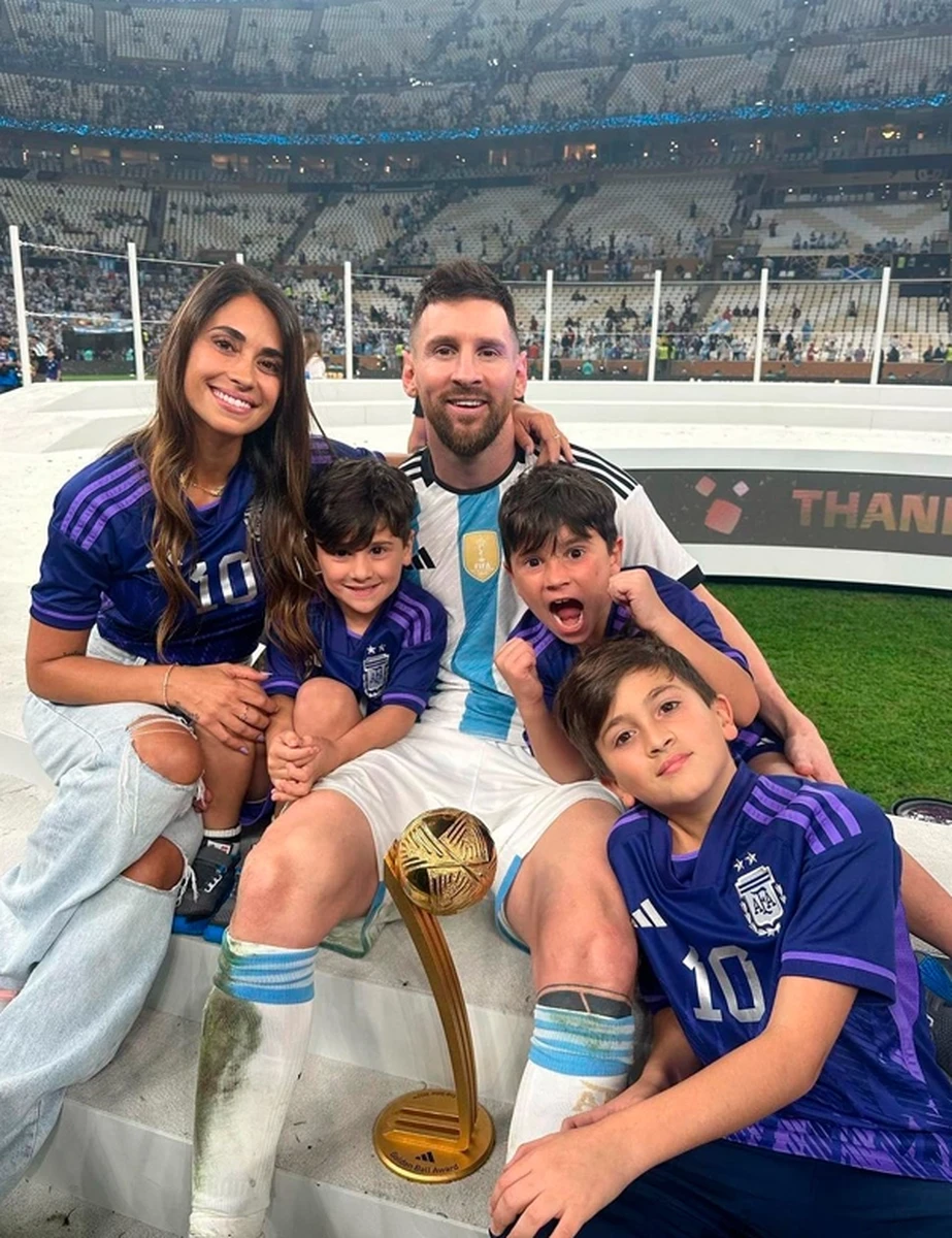 Gia đình nhỏ hạnh phúc của Messi và Antonella