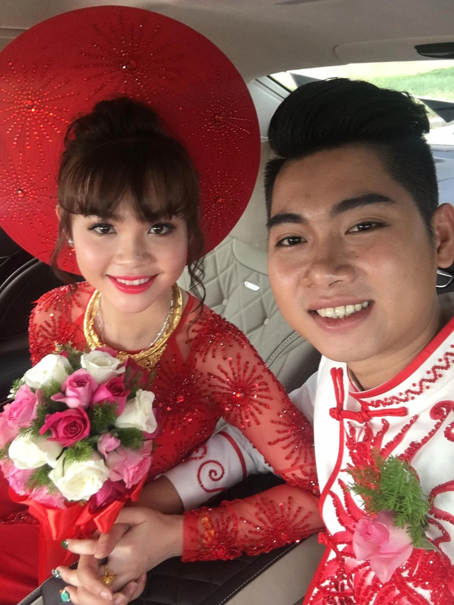 Cô dâu chú rể của đám cưới " tiền tỷ"