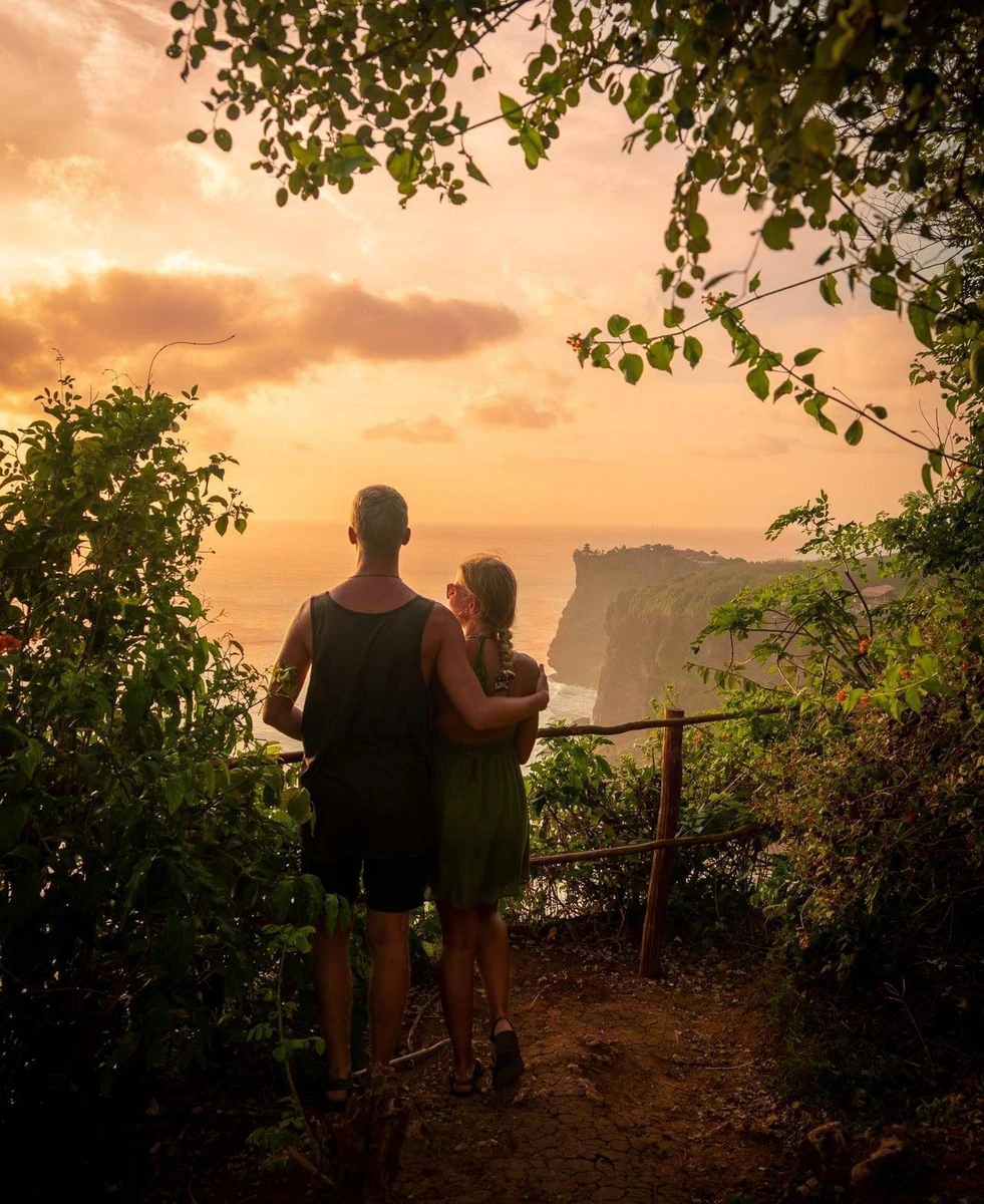 Hoàng hôn tuyệt đẹp tại điểm du lịch bali 