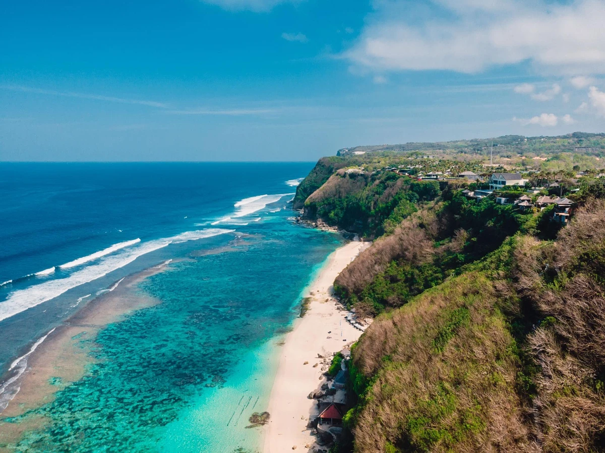 Cảnh biển hùng vĩ tại đảo Bali