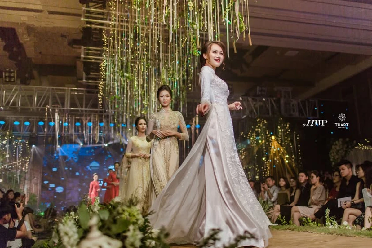 Sân khấu và sàn diễn của Triển lãm cưới HWP được đầu tư trang trí quy mô, chuyên nghiệp
Sân khấu và sàn diễn của Triển lãm cưới HWP được đầu tư trang trí quy mô, chuyên nghiệp