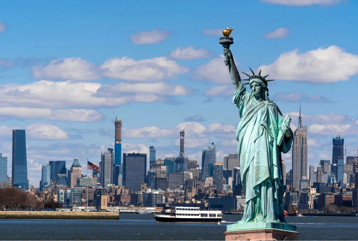 Tượng đài tại công viên Trung tâm New York (Mỹ) đặc biệt nên thơ khi mùa Thu đến