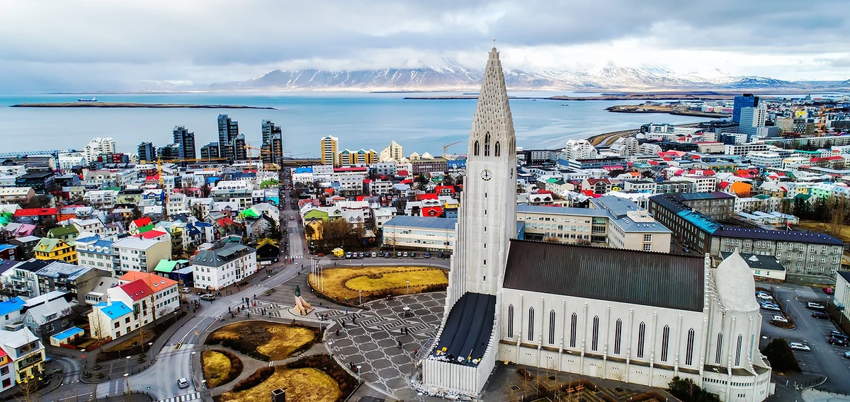 ổ chức lễ cưới trong một lều tuyết ở Iceland chắc chắn sẽ là một kỷ niệm khó phai