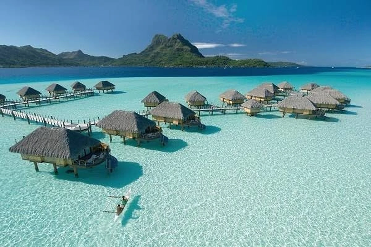 Toàn cảnh trên cao đảo Bora Bora, Polynesia - Pháp