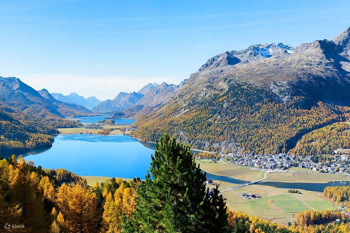 Thị trấn St Moritz ở thung lũng Engadine - Thụy Sĩ