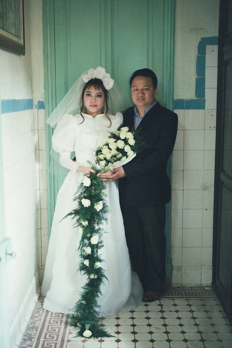 Trang phục của cô dâu chú rể đã được chăm chút nhiều hơn