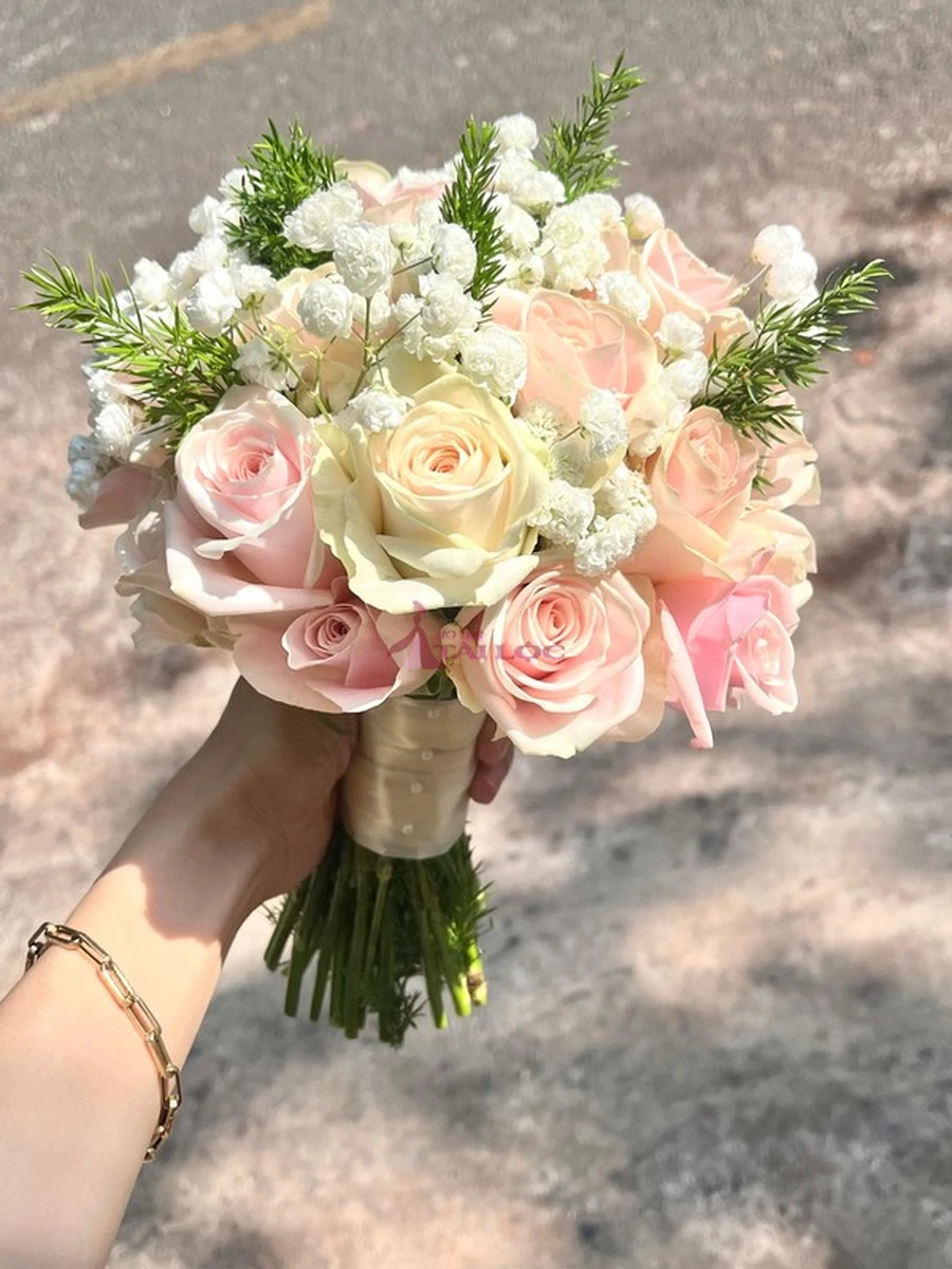 hoa cưới cầm tay hồng trắng
