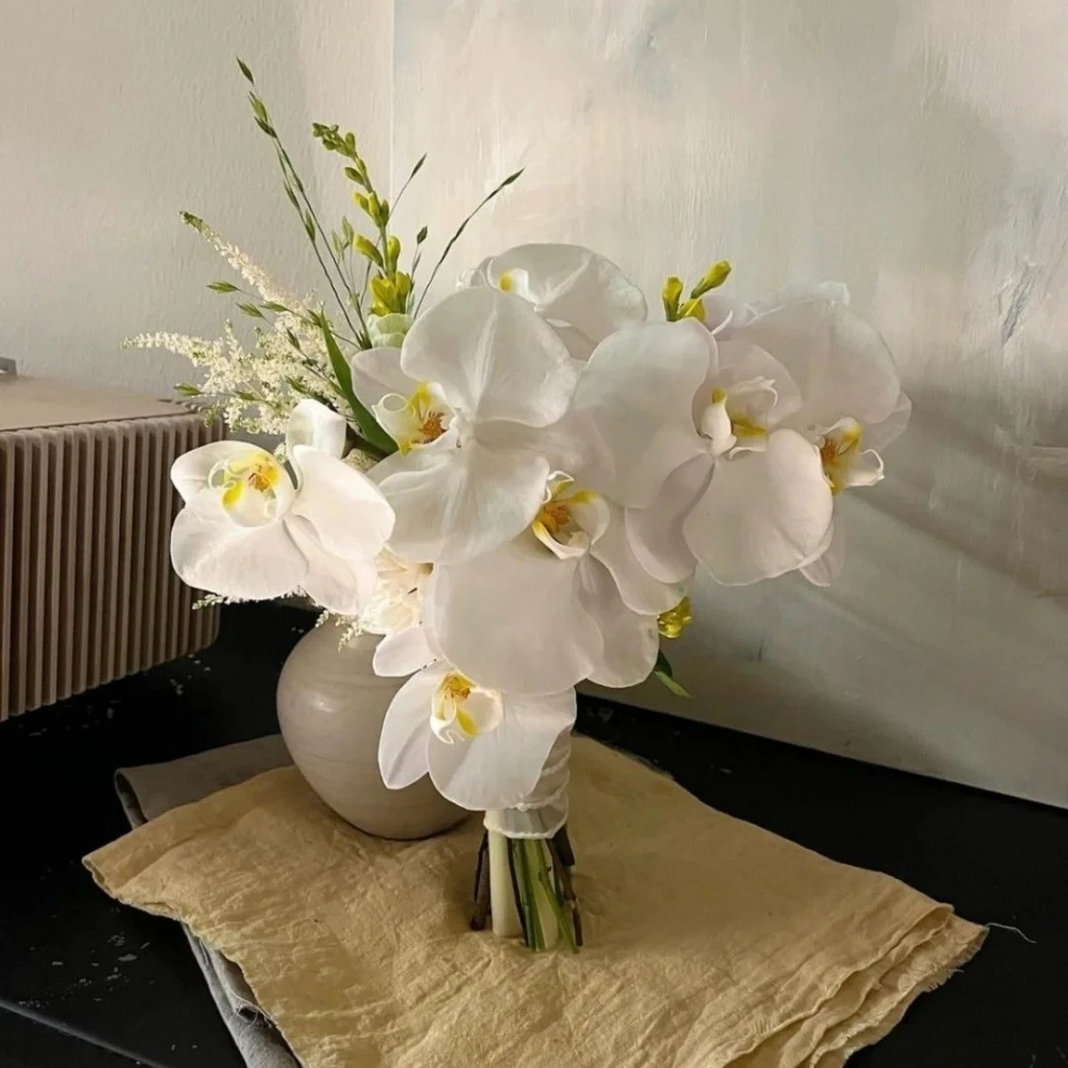 bó hoa cưới màu trắng
