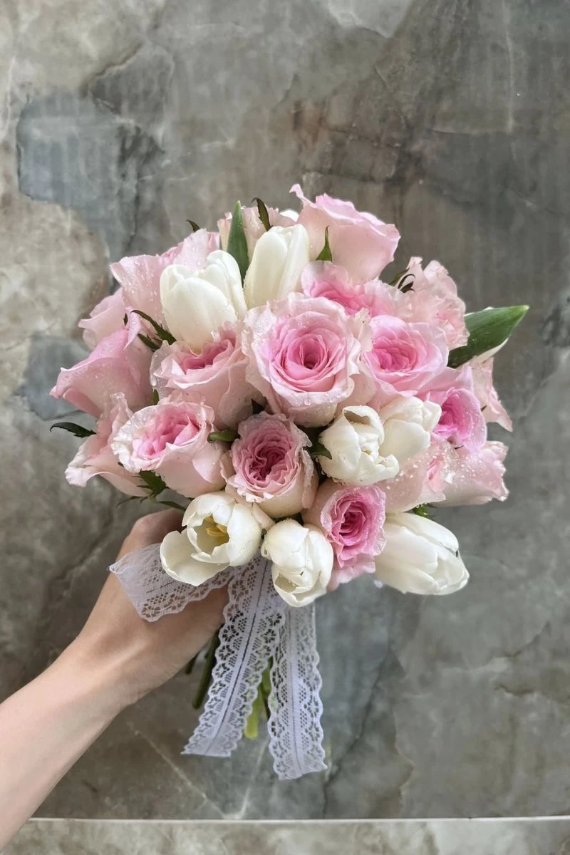 hoa cưới màu hồng trắng