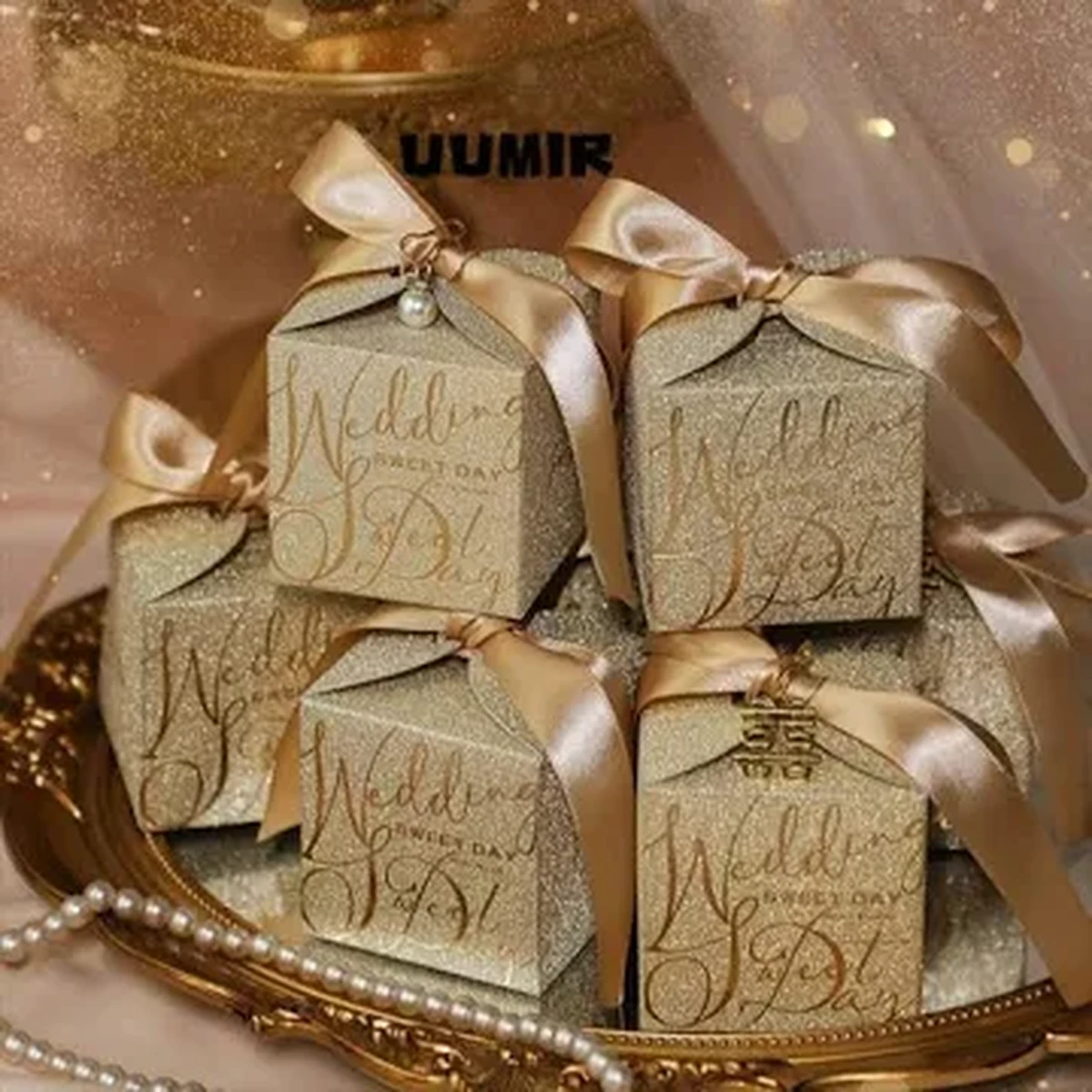 Hộp quà cưới ánh kim sang trọng