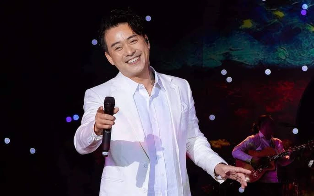 Nam ca sĩ Tuấn Hưng