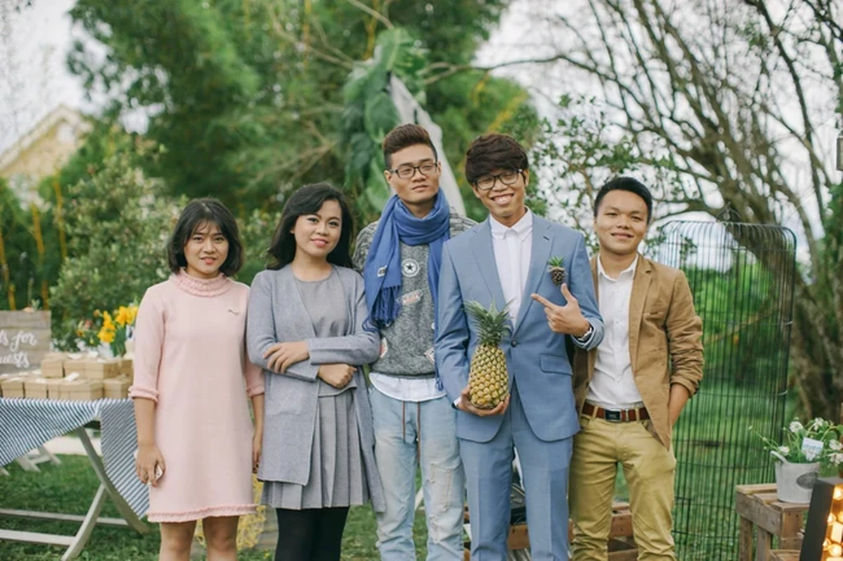 Hữu Anh cùng gia đình nhà gái