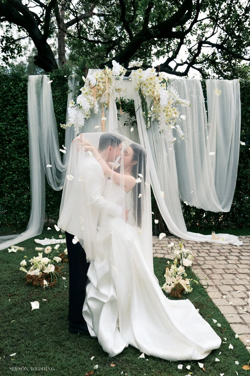 Những bộ ảnh cưới năng động, hiện đại được Sơn Wedding thực hiện