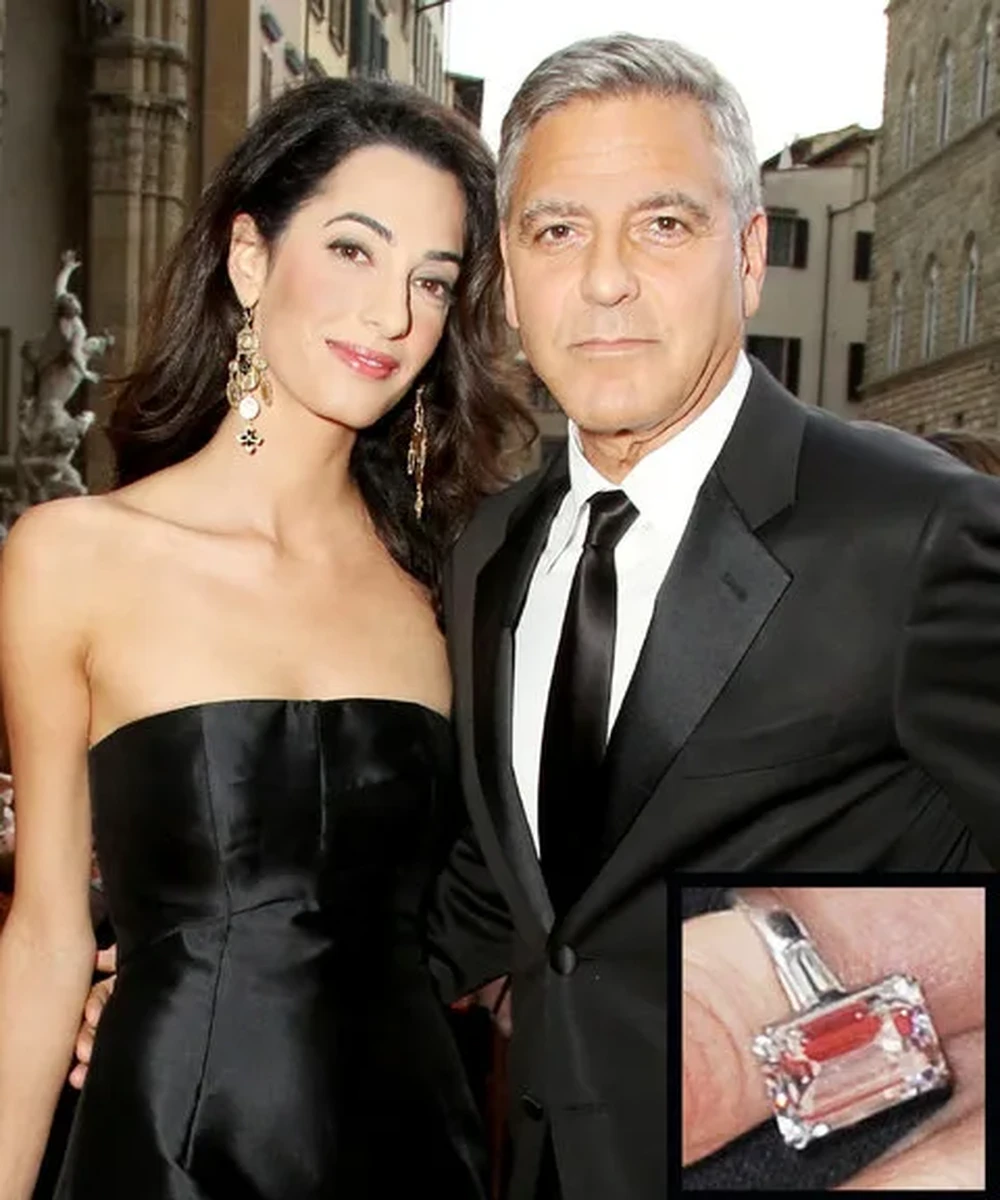 George Clooney cầu hôn vợ mình bằng chiếc nhẫn kim cương 7 carats