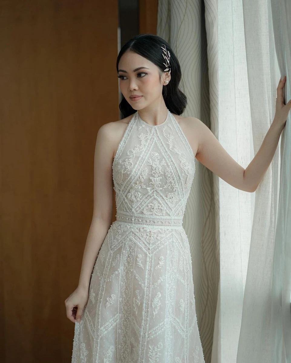 Áo cưới cổ yếm đáng yêu, trẻ trung và cổ điển