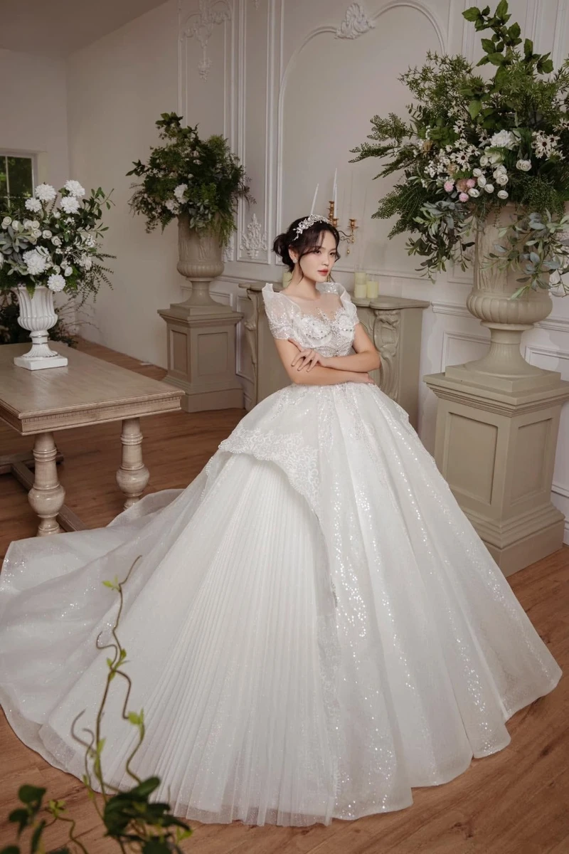 Queen Bridal đã thổi hồn vào trong từng đường nét nhằm vươn tới một vẻ đẹp hoàn hảo nhất của cô dâu 