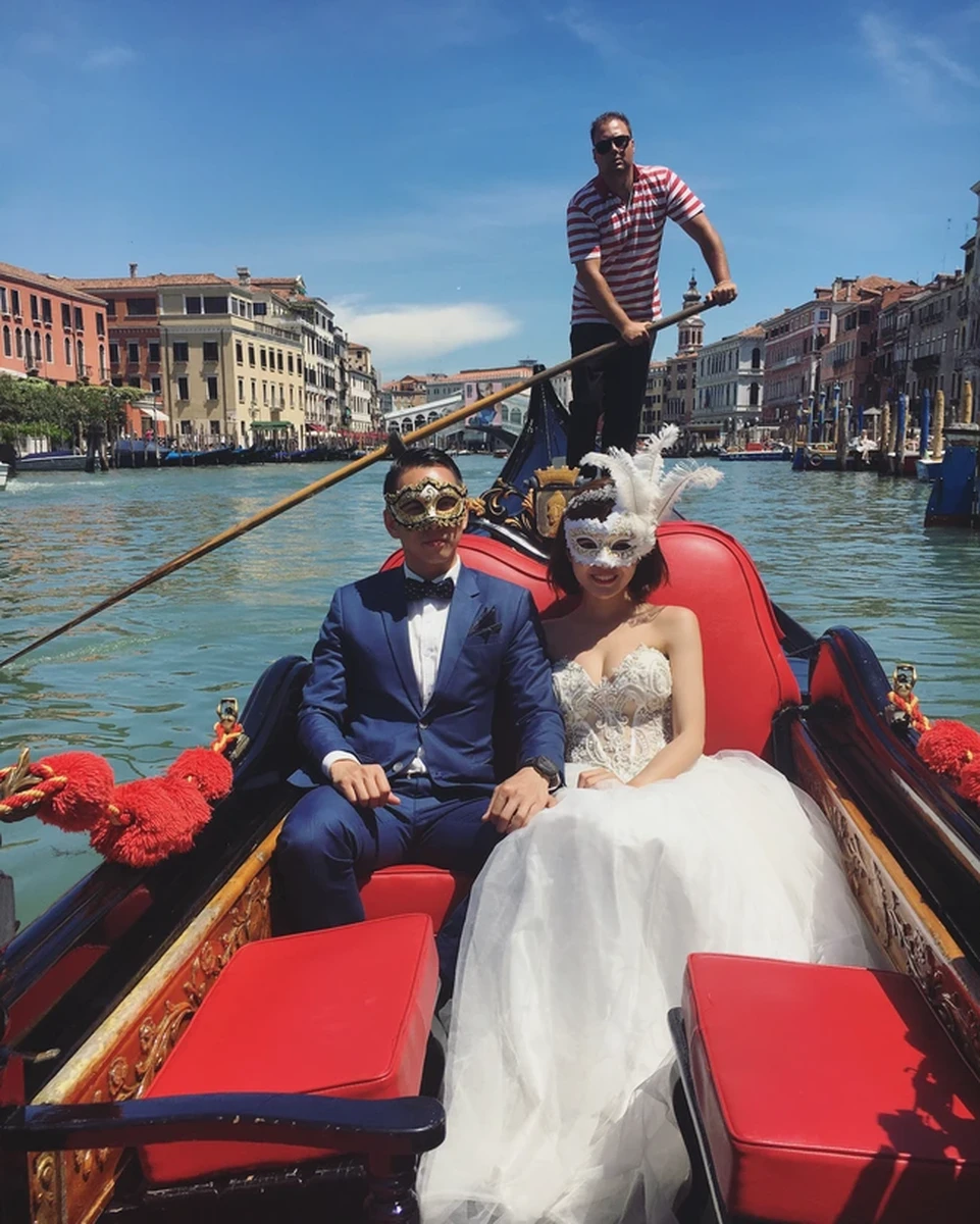 Bộ ảnh cưới lộng lẫy ở Venice của Ý