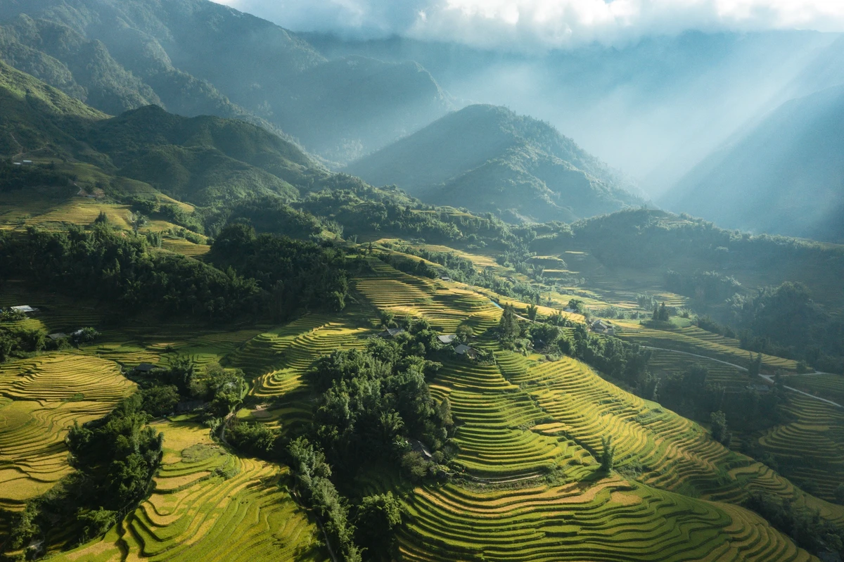 Cảnh núi non hùng vĩ tại Sapa