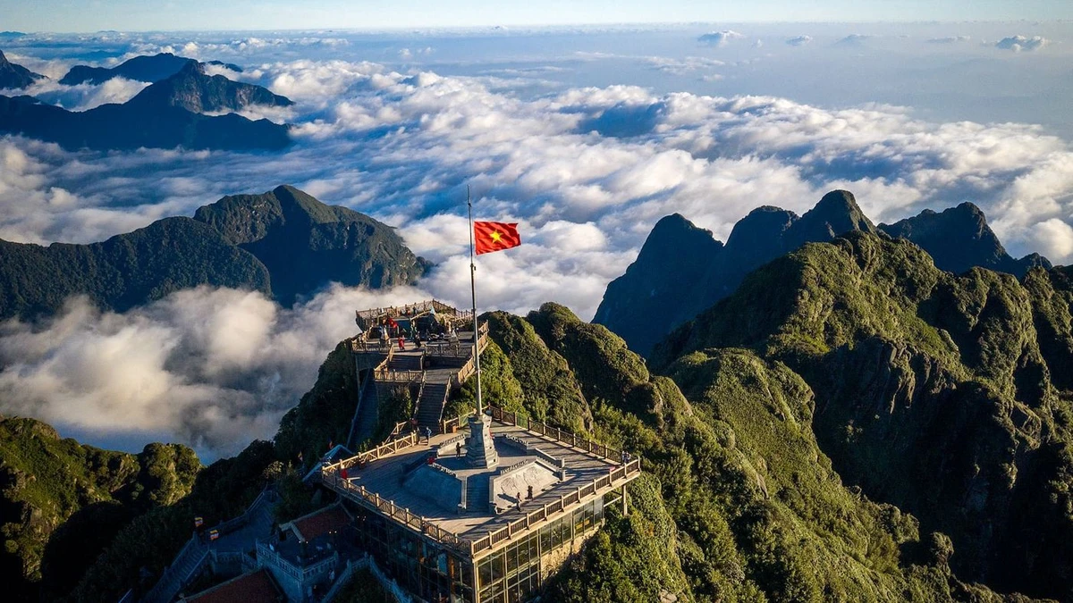Toàn cảnh Sapa nhìn từ trên cao hùng vĩ 