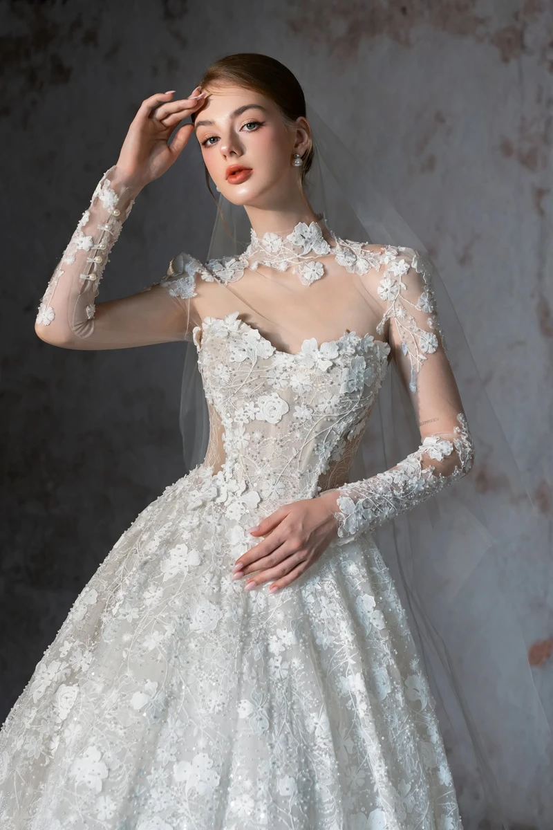 những mẫu váy trong BST mới nhất mang tên “The Emily” của thương hiệu váy cưới Hương Bridal