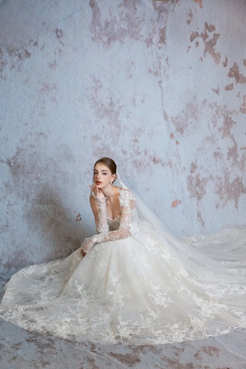 Những mẫu váy trong BST mới nhất mang tên “The Emily” của thương hiệu váy cưới Hương Bridal
