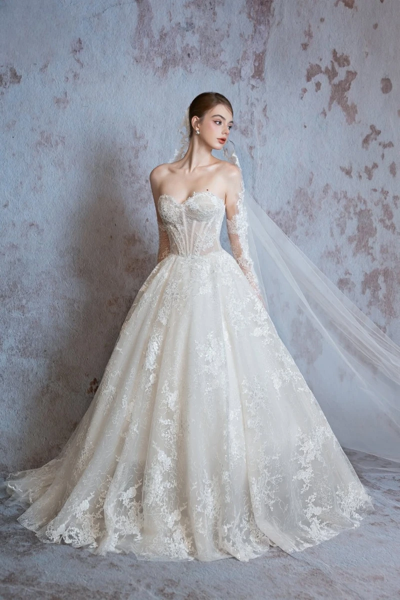 Những mẫu váy trong BST mới nhất mang tên “The Emily” của thương hiệu váy cưới Hương Bridal