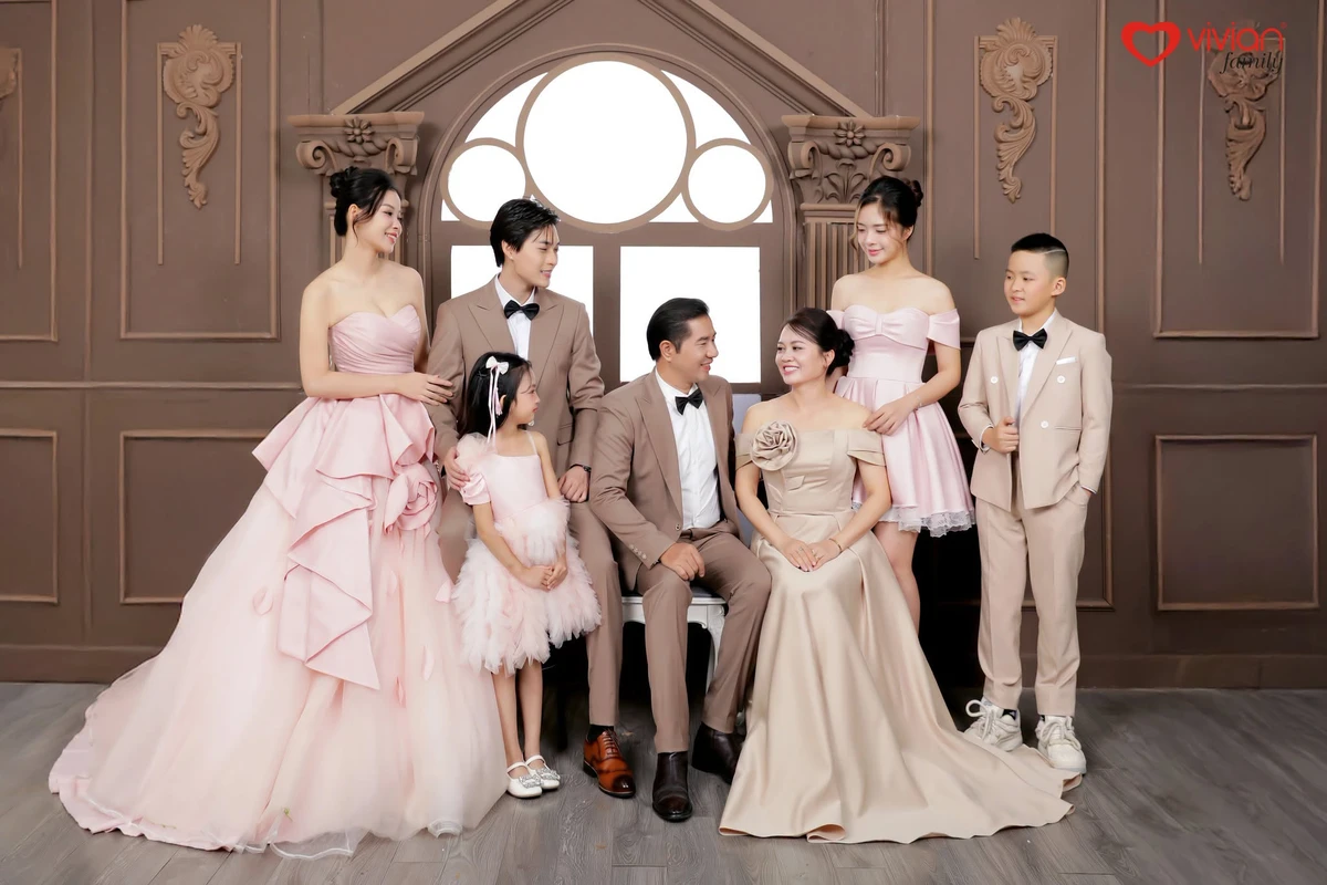 Chụp hình concept gia đình ngọt ngào tại Vivian studio