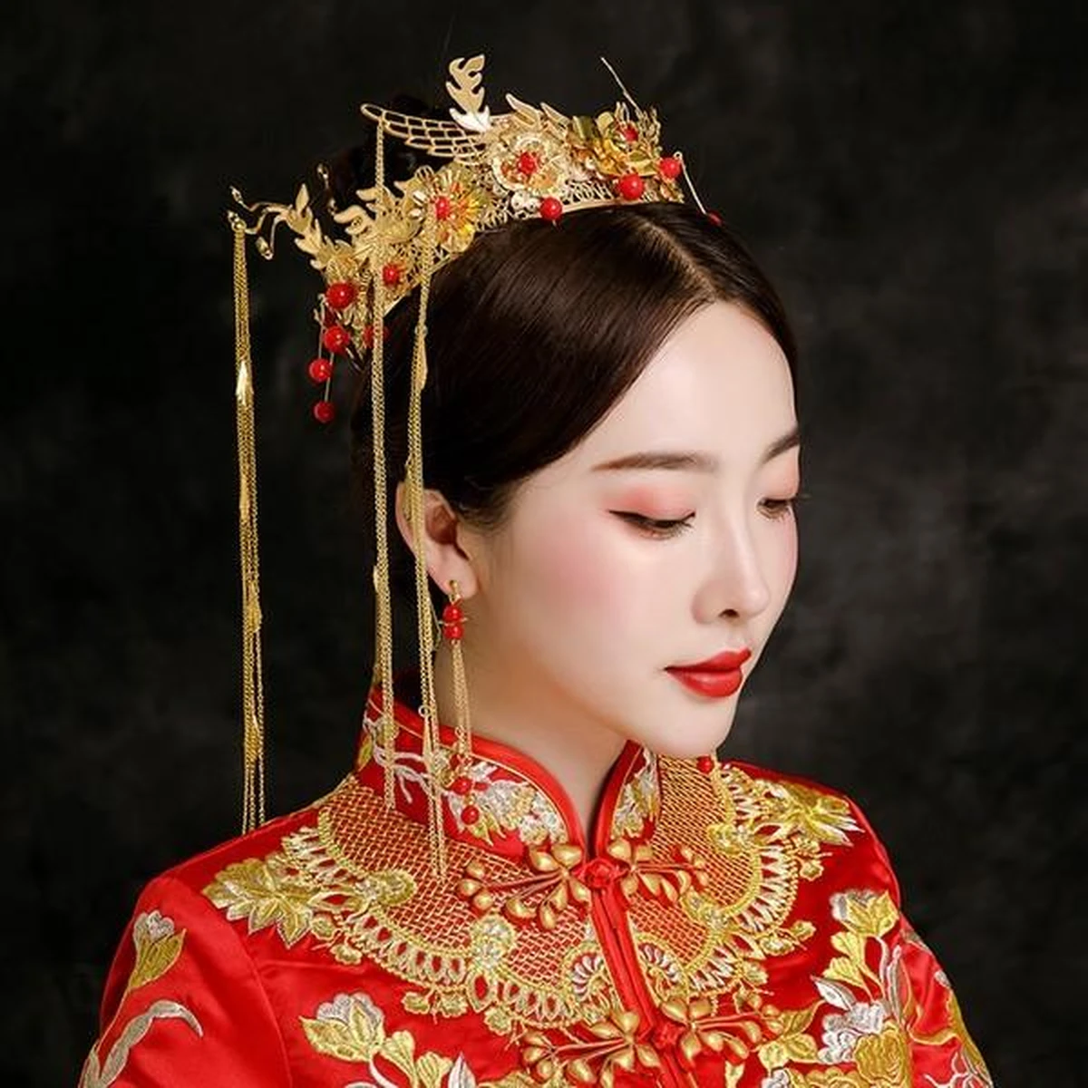 Vương miện với các chi tiết cầu kỳ